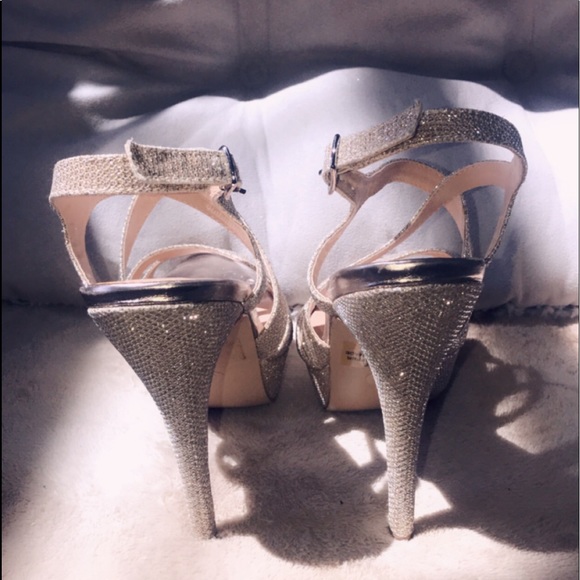 gold shimmering prom/homecoming heels - Picture 6 of 8